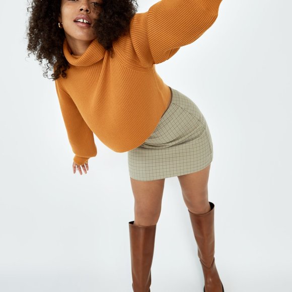 Wilfred Rebecca Turtleneck (Aritzia) - Oriole Orange- medium - Picture 2 of 2